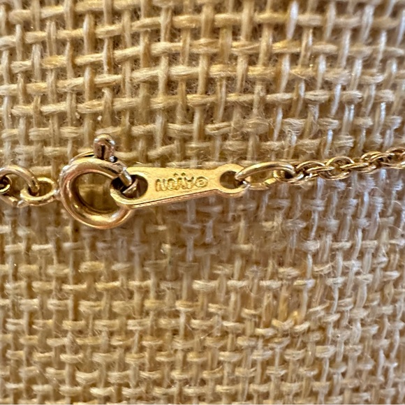 Avon Necklace gold tone chain w/ Sea Gull pendant - Picture 10 of 12